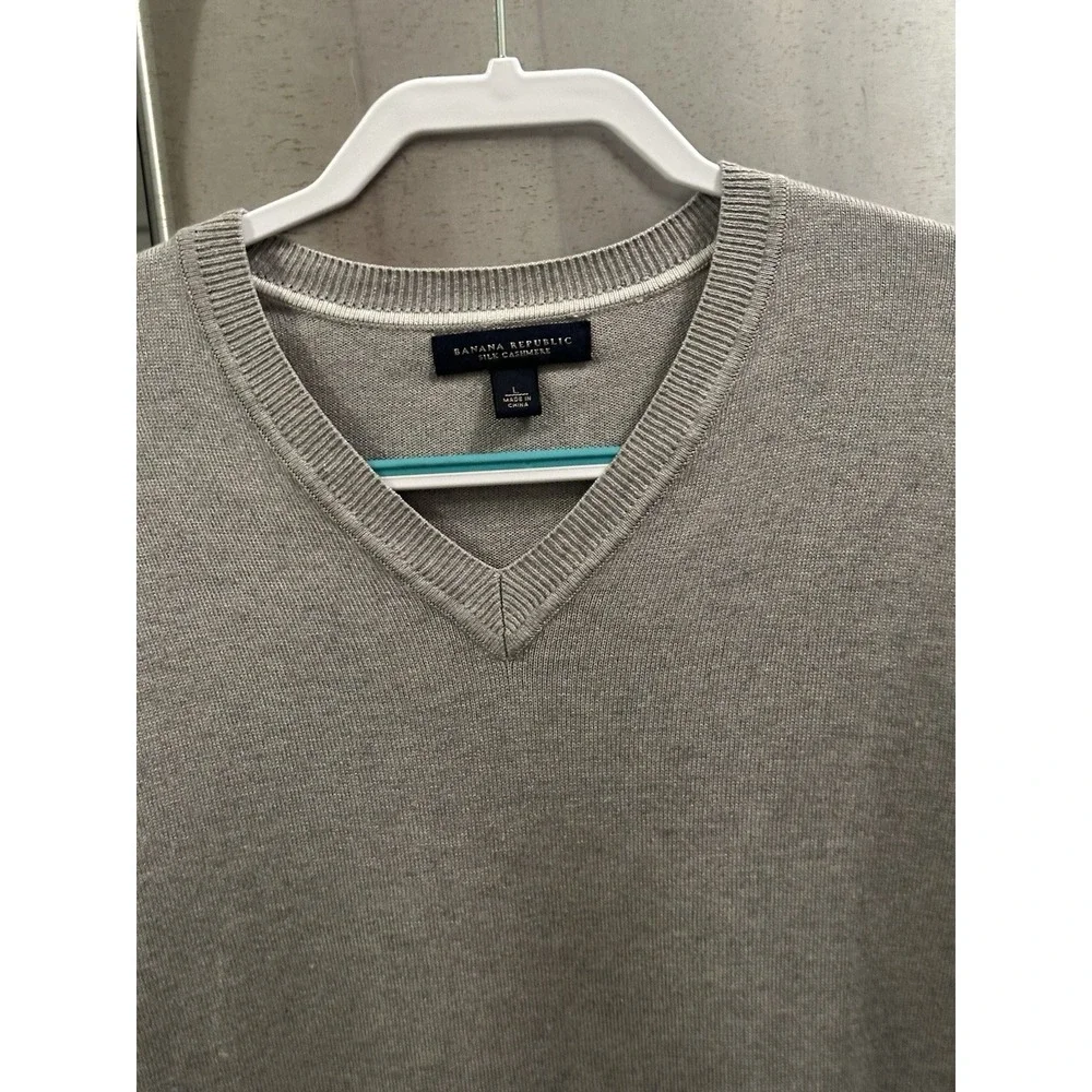 Banana Republic Men's Gray Silk Cashmere V-Neck Knit Pullover Sweater L